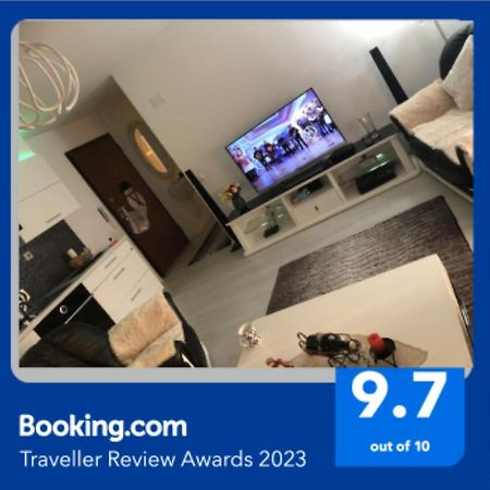 Lovely 2 Bedroom Condo In Gjilan. Eksteriør billede